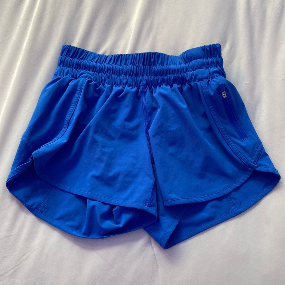 Lulu lemon Tracker shorts, Size 4, Blue, Great Condition